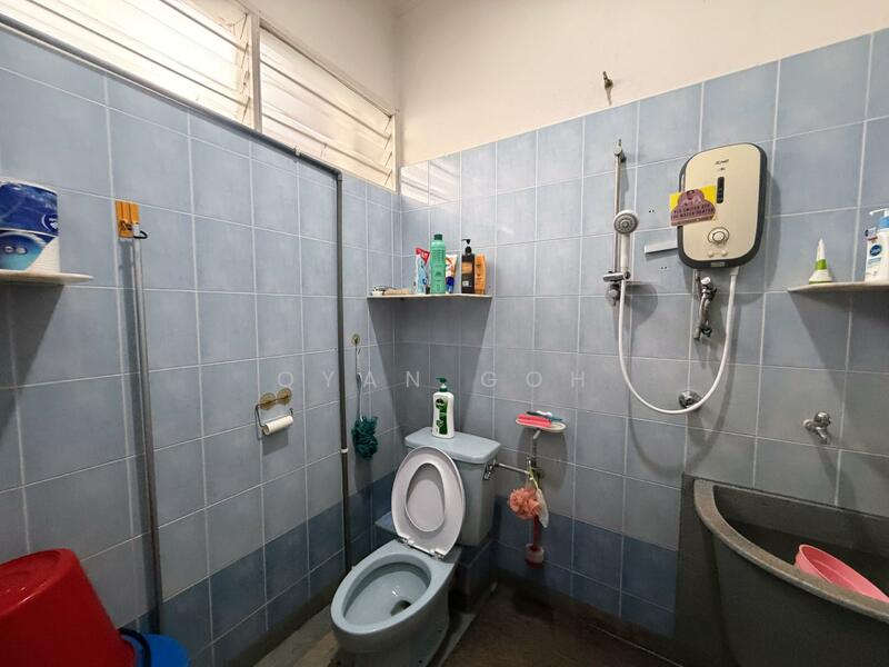 Terraced House for Sale in Island Glades (Jelutong) - Qyan Goh - Bathroom - PropertyGuru.com.my