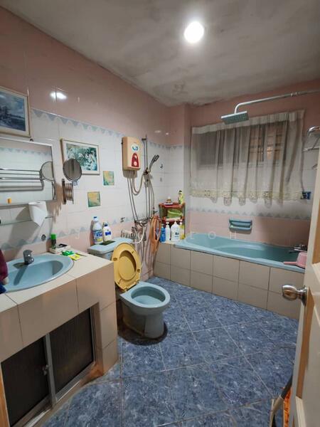 Rumah Teres 2 Tingkat untuk Dijual di Seksyen 9 (Shah Alam) - Jacky Loh - Bathroom - PropertyGuru.com.my