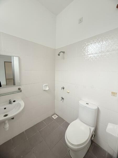 Terraced House for Sale in Taman Mutiara Rini (Skudai) - Alicia Fong - Bathroom - PropertyGuru.com.my