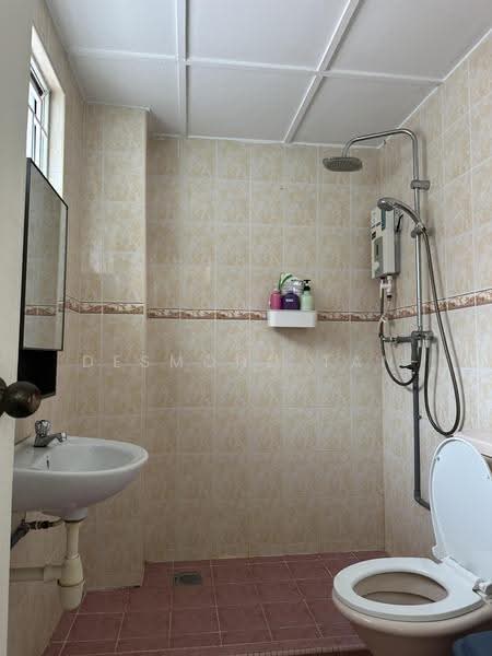 2-storey Terraced House for Sale in Taman Mayang (Petaling Jaya) - Desmond Tan - Bathroom - PropertyGuru.com.my