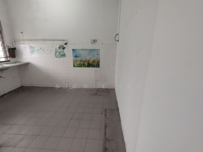 Rumah Teres 2 Tingkat untuk Dijual di Taman Seri Telok Emas (Telok Mas) - Nicole Yeo - Kitchen - PropertyGuru.com.my
