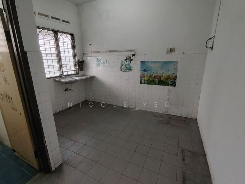 Rumah Teres 2 Tingkat untuk Dijual di Taman Seri Telok Emas (Telok Mas) - Nicole Yeo - Kitchen - PropertyGuru.com.my
