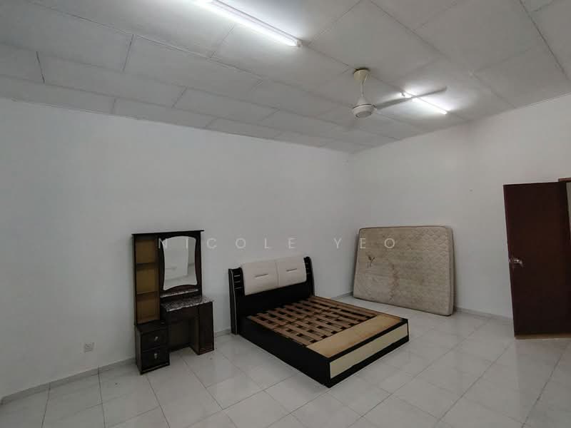 2-storey Terraced House for Rent in Taman Seri Bayan (Durian Tunggal) - Nicole Yeo - Bedroom - PropertyGuru.com.my