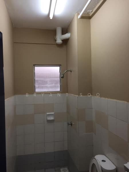 Kondominium untuk Dijual di Nusa Mewah Villa Condominium - Bryant Soo - Bathroom - PropertyGuru.com.my