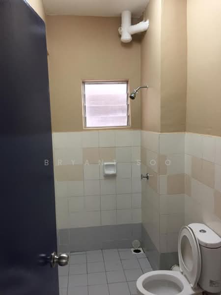 Kondominium untuk Dijual di Nusa Mewah Villa Condominium - Bryant Soo - Bathroom - PropertyGuru.com.my