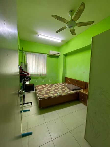 Kediaman Servis untuk Dijual di D'Alamanda - Bryant Soo - Bedroom - PropertyGuru.com.my