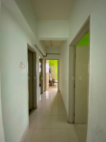 Kediaman Servis untuk Dijual di D'Alamanda - Bryant Soo - Corridor - PropertyGuru.com.my