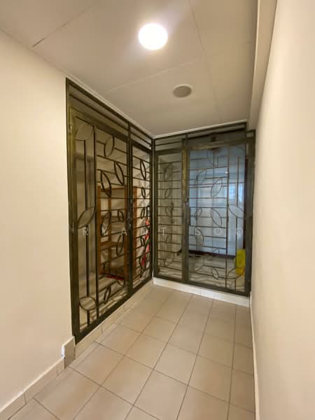 Kediaman Servis untuk Dijual di D'Alamanda - Bryant Soo - Entrance - PropertyGuru.com.my