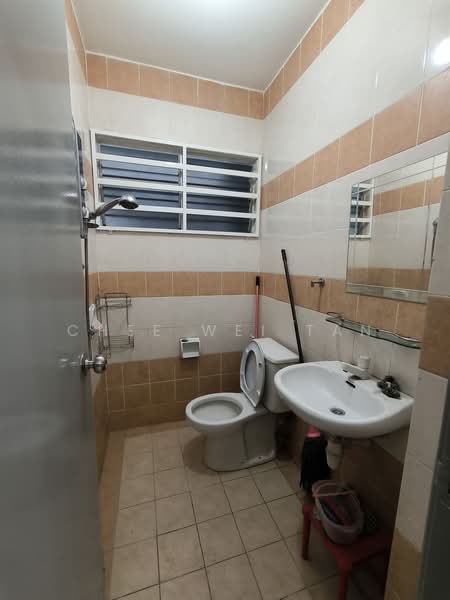 Apartment for Rent at Alpine Village - Chee Wei Tan - Bathroom - PropertyGuru.com.my
