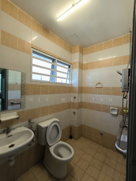 Apartment for Rent at Alpine Village - Chee Wei Tan - Bathroom - PropertyGuru.com.my
