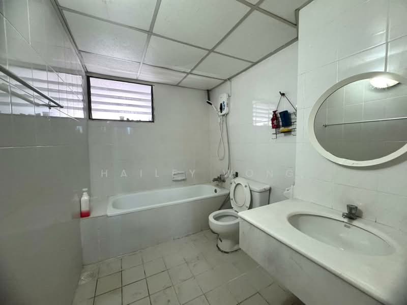 Desa Embun Emas untuk Untuk Disewa - RM 2,200 /bulan, Mac 2026 - Bathroom - PropertyGuru.com.my