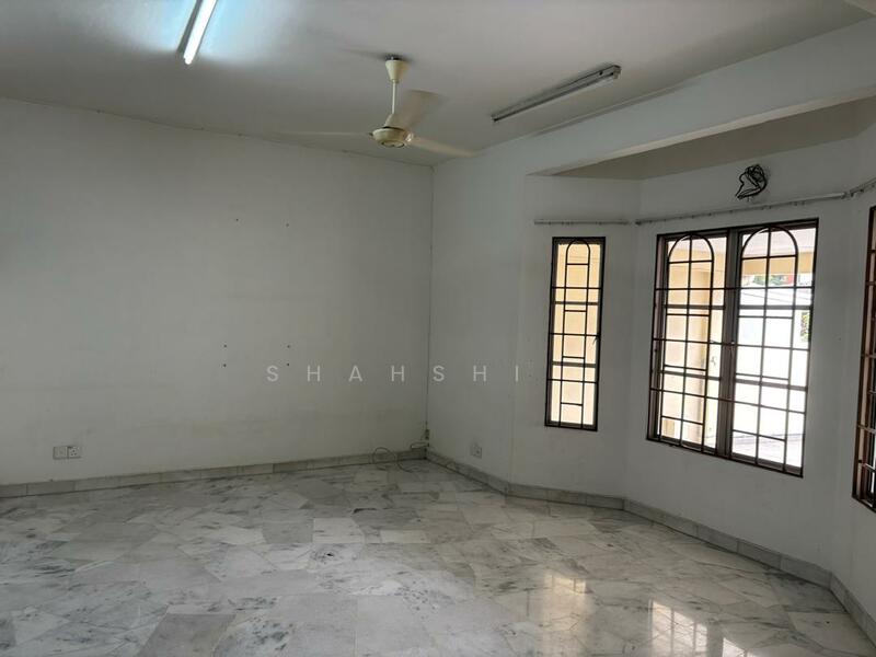 2-storey Terraced House for Sale in Usj 9 (Subang Jaya) - Shahshi . - Living Room - PropertyGuru.com.my