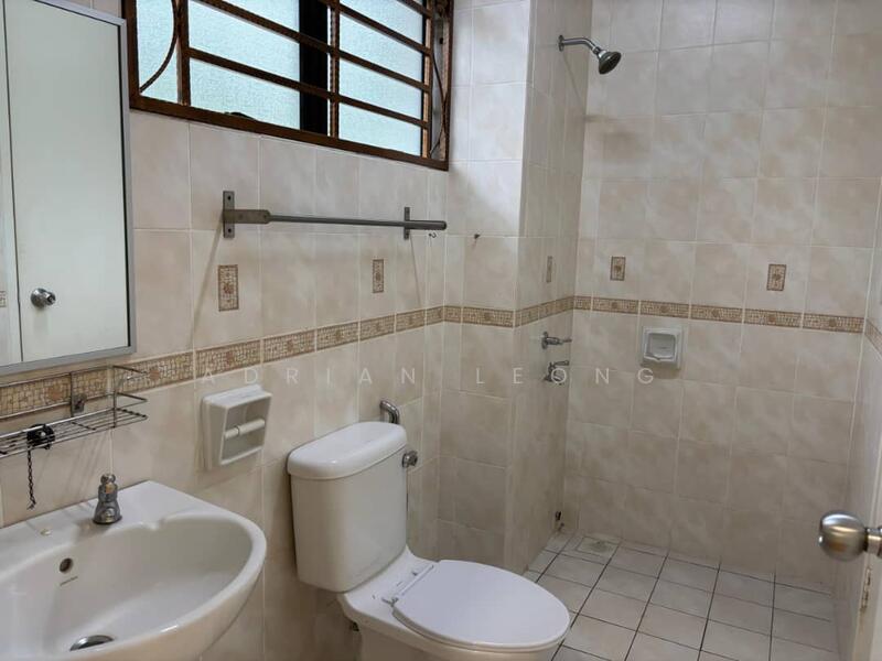 2-storey Terraced House for Sale in Bandar Kinrara (Selangor) - Adrian Leong - Bathroom - PropertyGuru.com.my