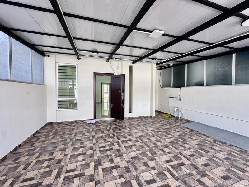 2-storey Terraced House for Sale in Bandar Sri Sendayan (Negeri Sembilan) - Shirley Wong - Entrance - PropertyGuru.com.my