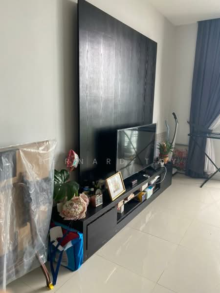 Servis Apartment untuk Dijual di The Azure Residences - Bernard Tay - Living Room - PropertyGuru.com.my
