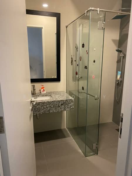 Servis Apartment untuk Dijual di The Azure Residences - Bernard Tay - Bathroom - PropertyGuru.com.my