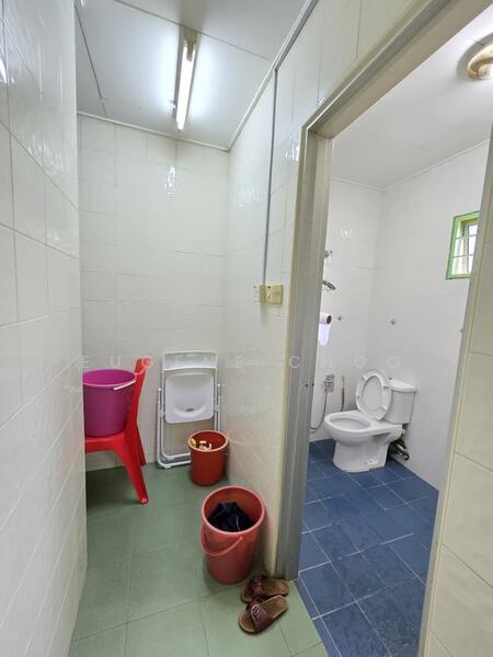 1-storey Terraced House for Sale in Taman Kancing Jaya (Rawang) - Eugene Choo - Bathroom - PropertyGuru.com.my