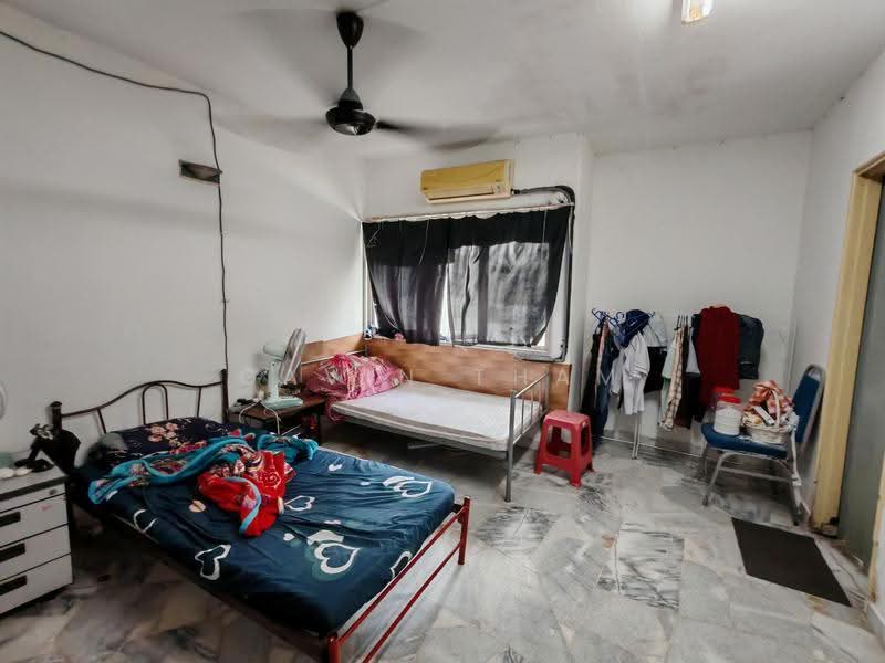 Kondominium untuk Dijual di De Tropicana - Gavin Tham - Bedroom - PropertyGuru.com.my