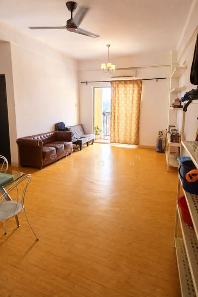 Servis Apartment untuk Dijual di Dorchester - Geralyn Chionh - Living Room - PropertyGuru.com.my
