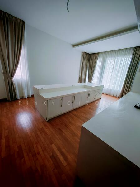 Untuk Disewa - valencia