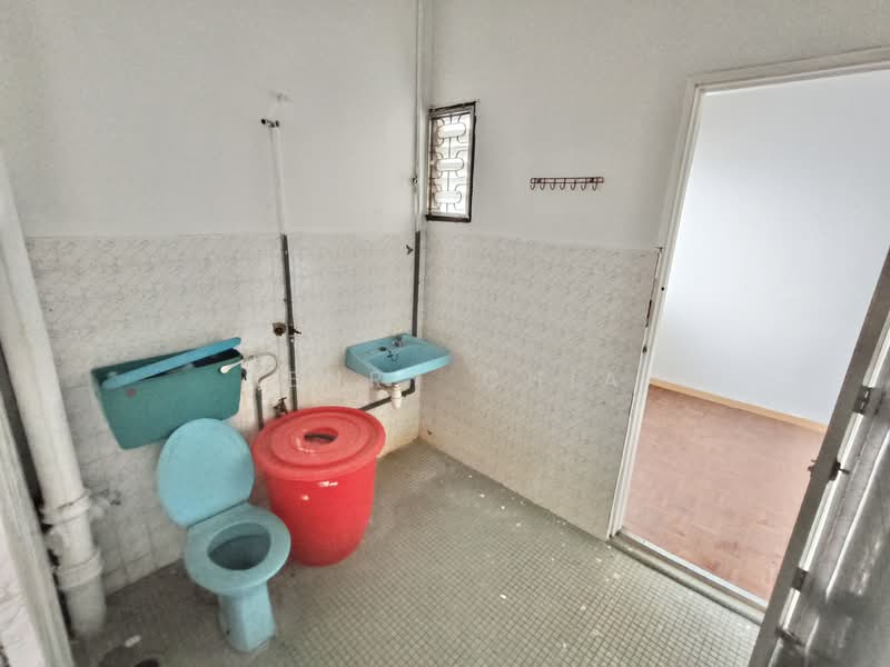 Rumah Teres 2 Tingkat untuk Dijual di Taman Supreme (Cheras) - Gladys Wong - Bathroom - PropertyGuru.com.my