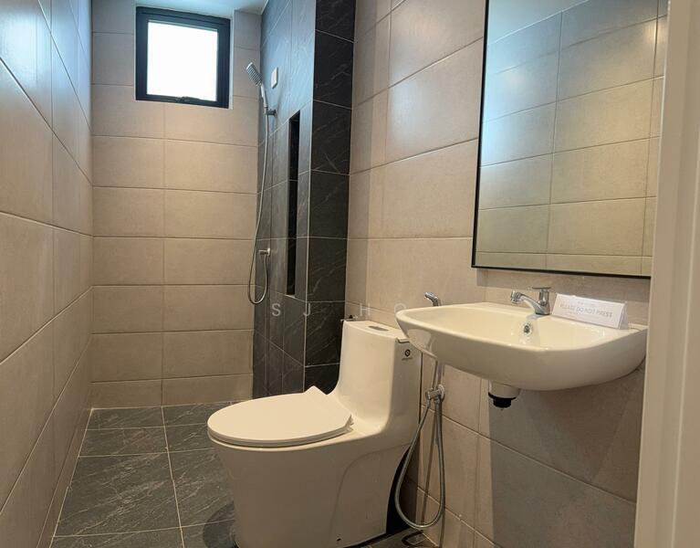 D'Hazelton - Bathroom