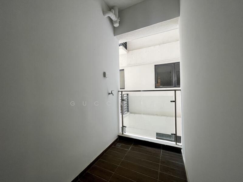 Condominium for Sale at Royal Strand @ Country Garden Danga Bay - Gucca Tay - Balcony - PropertyGuru.com.my