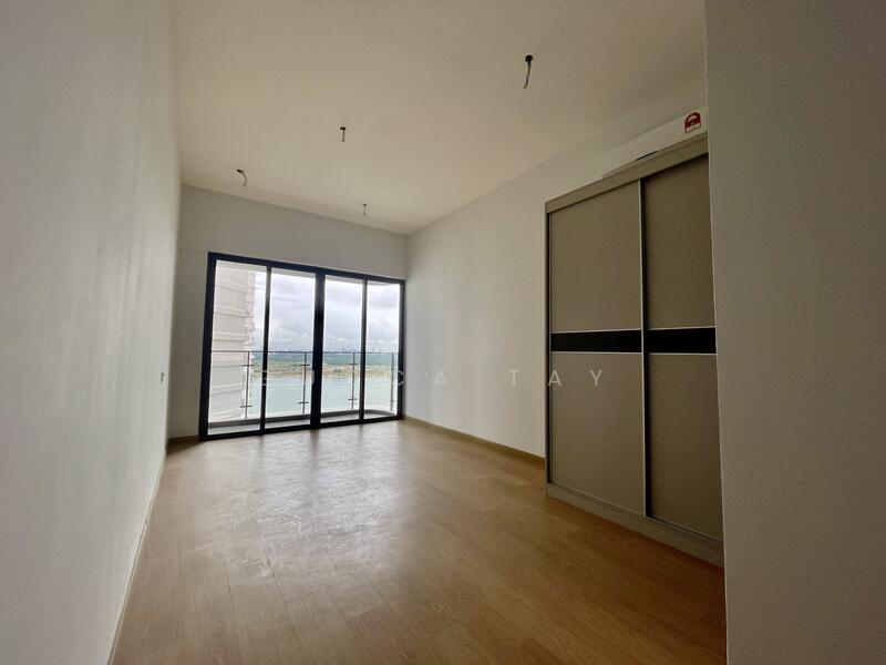 Condominium for Sale at Royal Strand @ Country Garden Danga Bay - Gucca Tay - Balcony - PropertyGuru.com.my