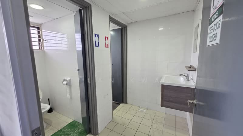Shop / Office for Rent in Jalan Klang Lama (Old Klang Road) (Kuala Lumpur) - Dylan Kwan - Bathroom - PropertyGuru.com.my