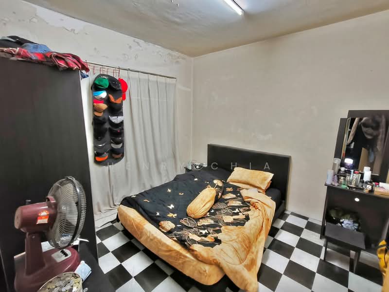 Rumah Flat untuk Dijual di Taman Bukit Hatamas - Gladys Wong - Bedroom - PropertyGuru.com.my