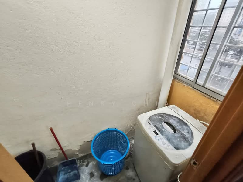 Rumah Flat untuk Dijual di Taman Bukit Hatamas - Gladys Wong - Balcony - PropertyGuru.com.my