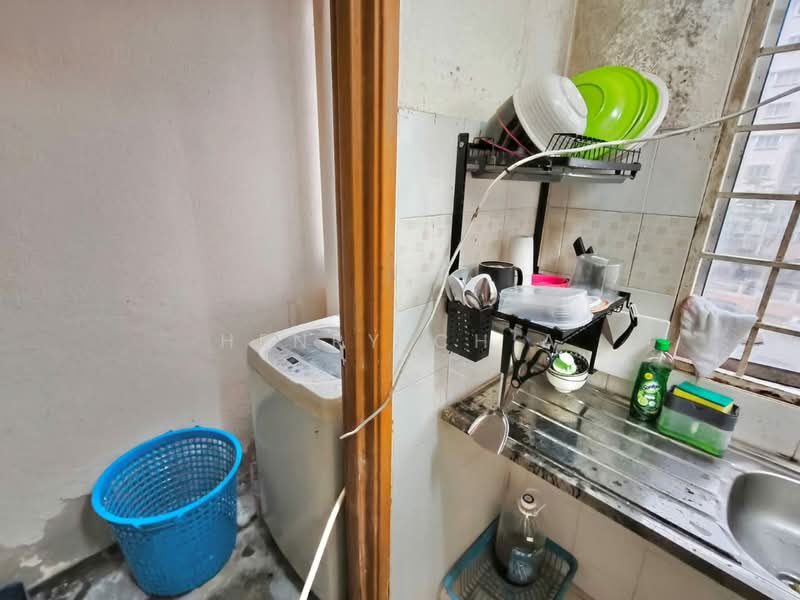 Rumah Flat untuk Dijual di Taman Bukit Hatamas - Gladys Wong - Kitchen - PropertyGuru.com.my