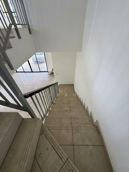 2-storey Terraced House for Sale in Semenyih (Selangor) - Zuraidah Dan - Stairs - PropertyGuru.com.my