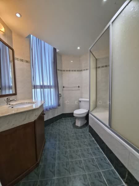 Gurney Beach Resort untuk Untuk Disewa - RM 4,000 /bulan, Mac 2026 - Bathroom - PropertyGuru.com.my