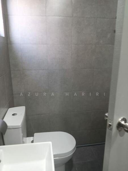 Ensuite Bathroom in Master Bedroom