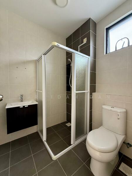 2-storey Terraced House for Sale in Semenyih (Selangor) - Zuraidah Dan - Bathroom - PropertyGuru.com.my