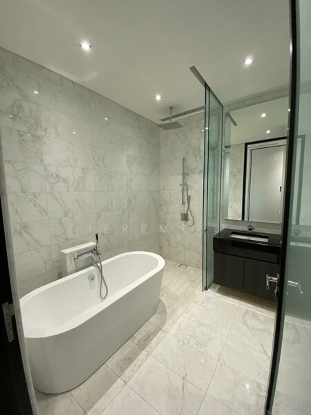 Service Residence for Sale at Banyan Tree Signatures - Jeremy . - Bathroom - PropertyGuru.com.my