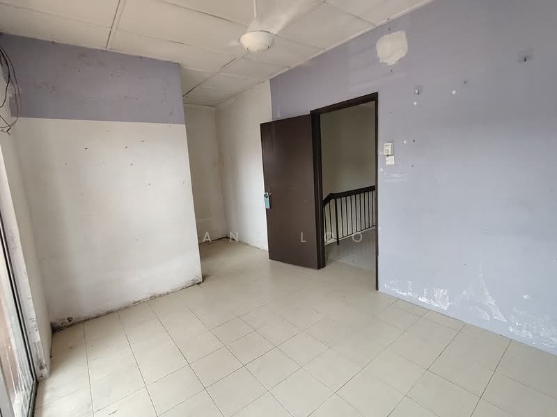 2-storey Terraced House for Sale in Taman Lestari Putra (Seri Kembangan) - Jane Loo - PropertyGuru.com.my