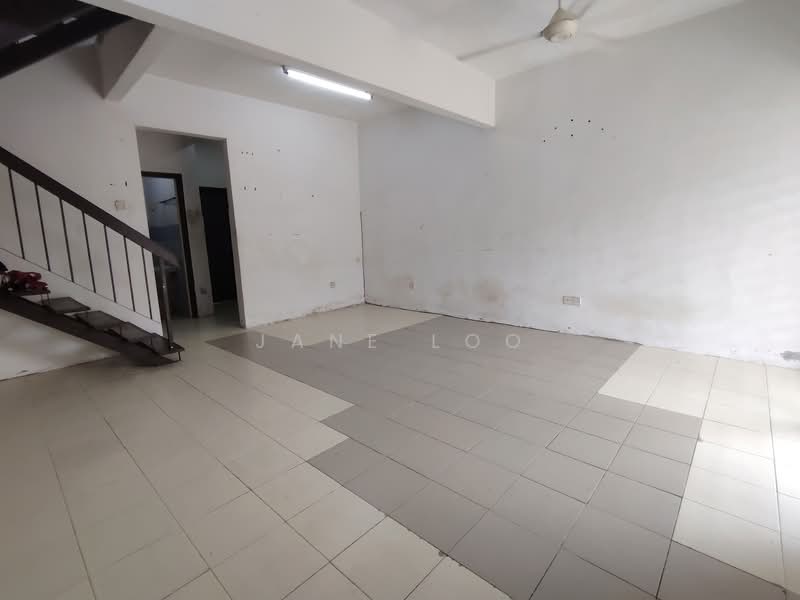 2-storey Terraced House for Sale in Taman Lestari Putra (Seri Kembangan) - Jane Loo - PropertyGuru.com.my