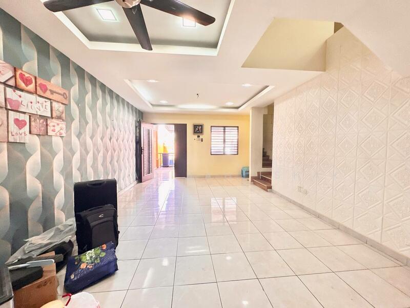 3-storey Terraced House for Sale in Shah Alam (Selangor) - Nur Adibah Ishak - Living Room - PropertyGuru.com.my
