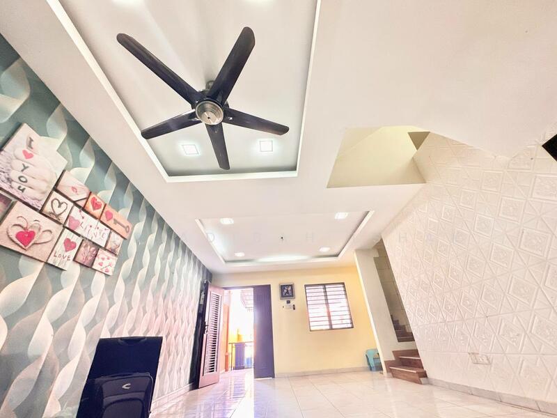 3-storey Terraced House for Sale in Shah Alam (Selangor) - Nur Adibah Ishak - Living Room - PropertyGuru.com.my