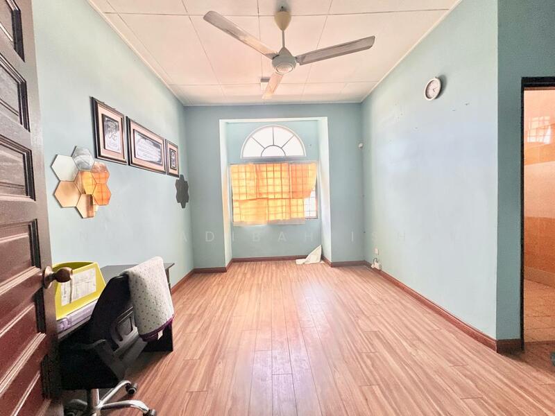 3-storey Terraced House for Sale in Shah Alam (Selangor) - Nur Adibah Ishak - Study - PropertyGuru.com.my