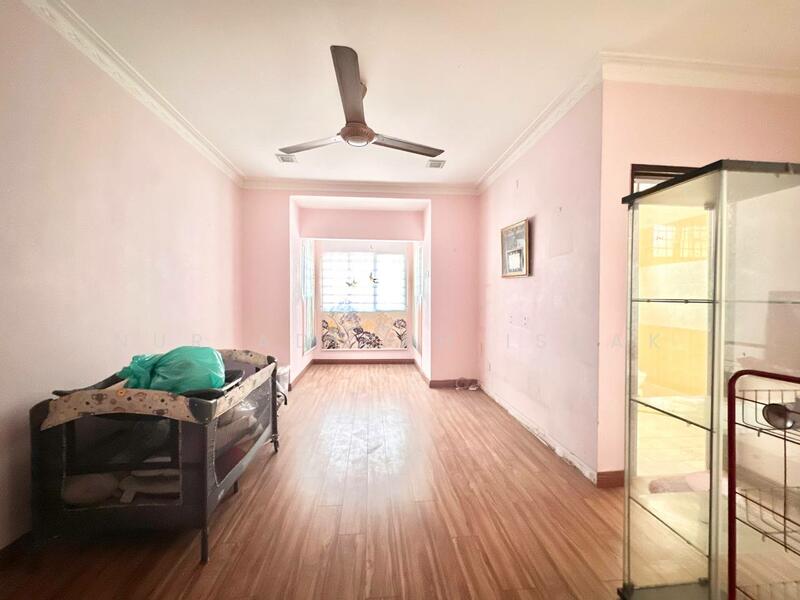 3-storey Terraced House for Sale in Shah Alam (Selangor) - Nur Adibah Ishak - Bedroom - PropertyGuru.com.my