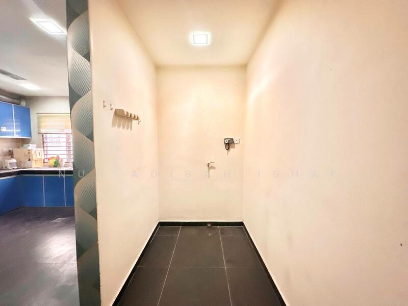 3-storey Terraced House for Sale in Shah Alam (Selangor) - Nur Adibah Ishak - Kitchen - PropertyGuru.com.my