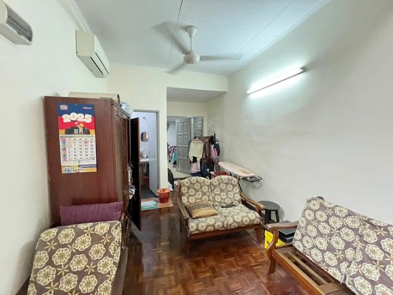 2-storey Terraced House for Sale in Bandar Sri Damansara (Selangor) - Kiing TW - Living Room - PropertyGuru.com.my