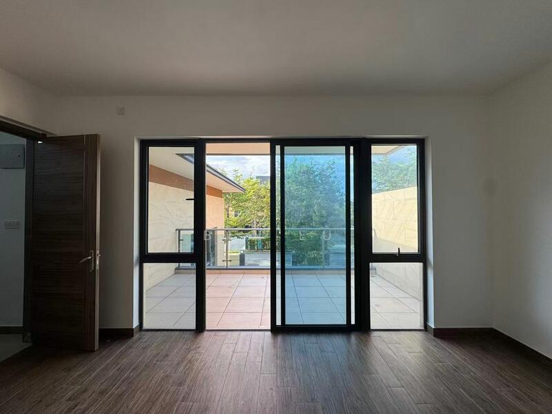 Rumah Kluster untuk Dijual di Forest City (Gelang Patah) - Ben Eu - Balcony - PropertyGuru.com.my
