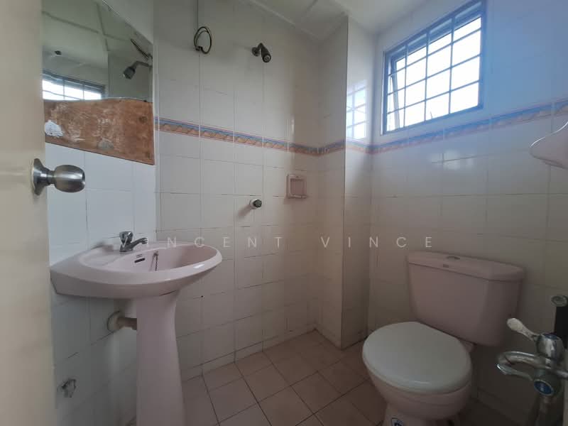 Pangsapuri untuk Dijual di Pangsapuri Cendana - Vincent Vince - Bathroom - PropertyGuru.com.my
