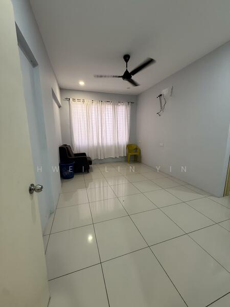 Pangsapuri Mesra Jaya untuk Untuk Dijual - RM 560,000, Mac 2026 - Living Room - PropertyGuru.com.my