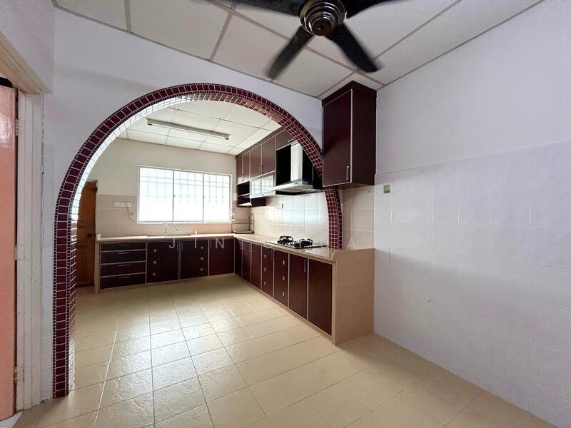 2-storey Terraced House for Rent in Sungai Ara (Penang) - Jin Chuah - Kitchen - PropertyGuru.com.my