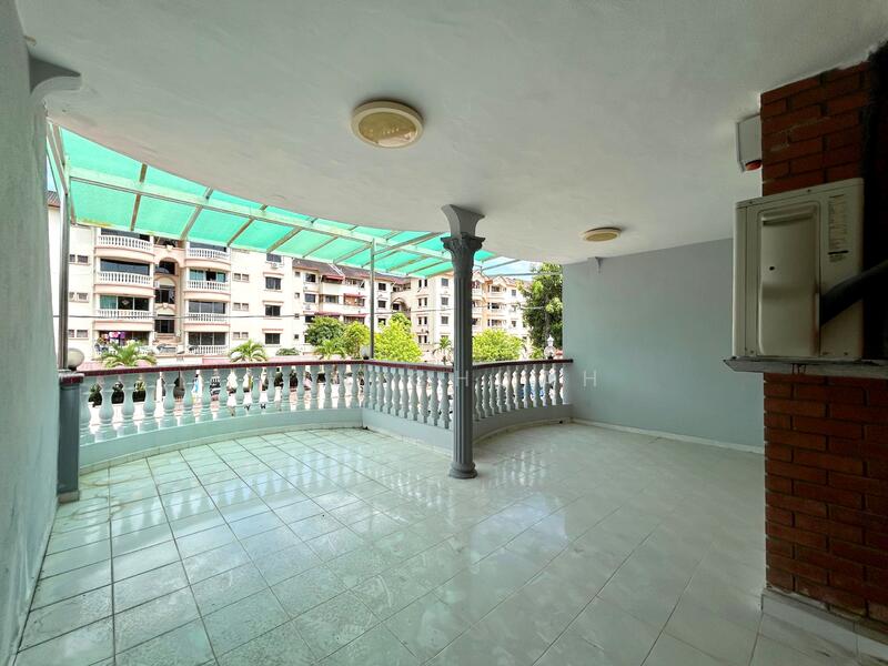 2-storey Terraced House for Rent in Sungai Ara (Penang) - Jin Chuah - Balcony - PropertyGuru.com.my